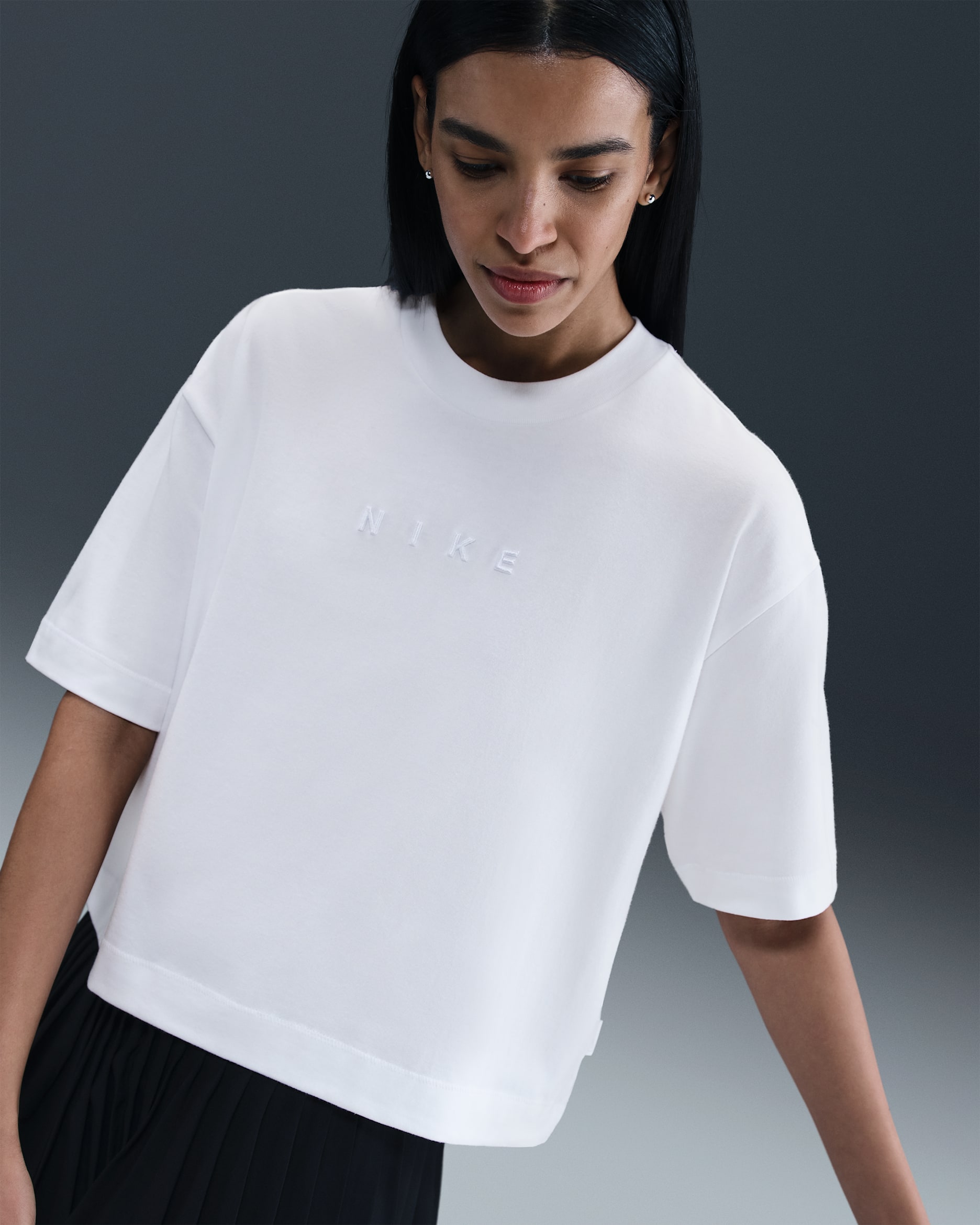 Nike Sportswear Women's Boxy Short-Sleeve T-Shirt. Nike IL
